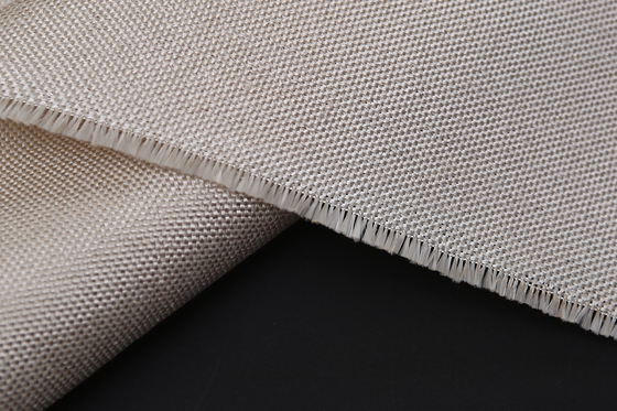 HT2025 ผ้าใยแก้ว Texturized เชื่อมผ้าห่มไฟม้วนหนา 1 มม. 550 Degree