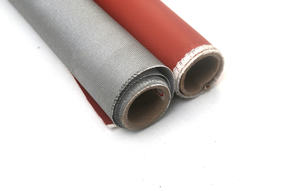 ผ้าใยแก้วเคลือบ PU 0.8 มม. 850gsm ป้องกันการเชื่อมที่ทนทานและม่านควัน